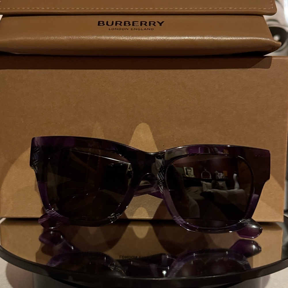 Burberry Purple and Black Women’s Sunglasses - Full Inclusion NIB - Picture 4 of 16
